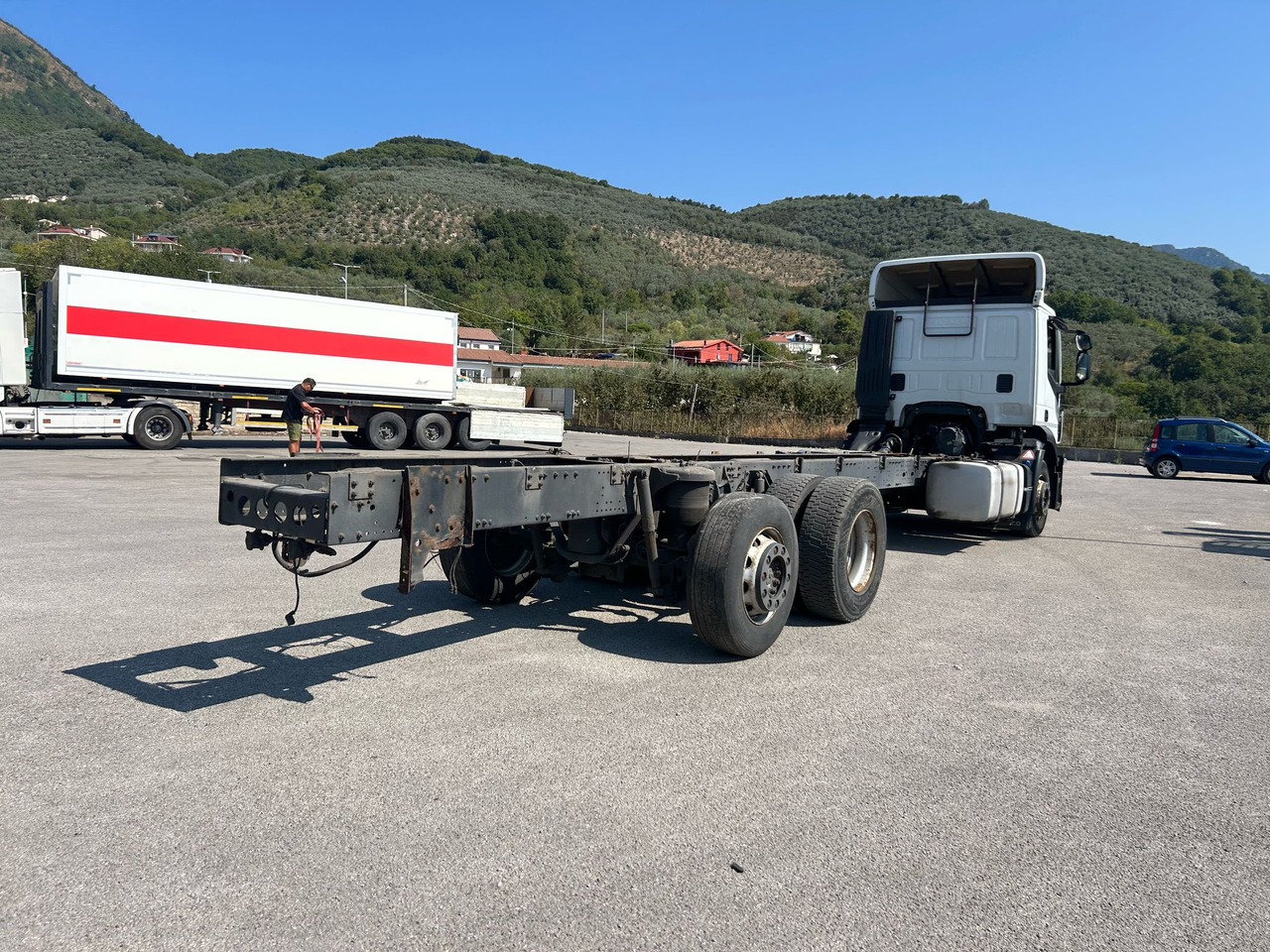 IVECO STRALIS AD 260S31 XP - Camião chassi: foto 2 IVECO STRALIS AD 260S31 XP - Camião chassi: foto 2
