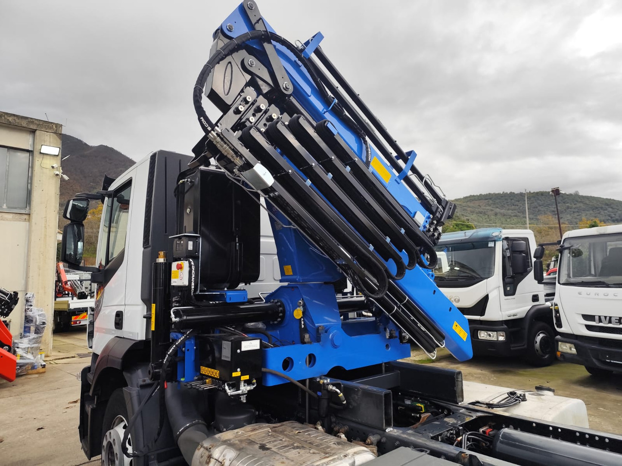 IVECO STRALIS AD 260S31 Y/P - Camião basculante, Camião grua: foto 4 IVECO STRALIS AD 260S31 Y/P - Camião basculante, Camião grua: foto 4