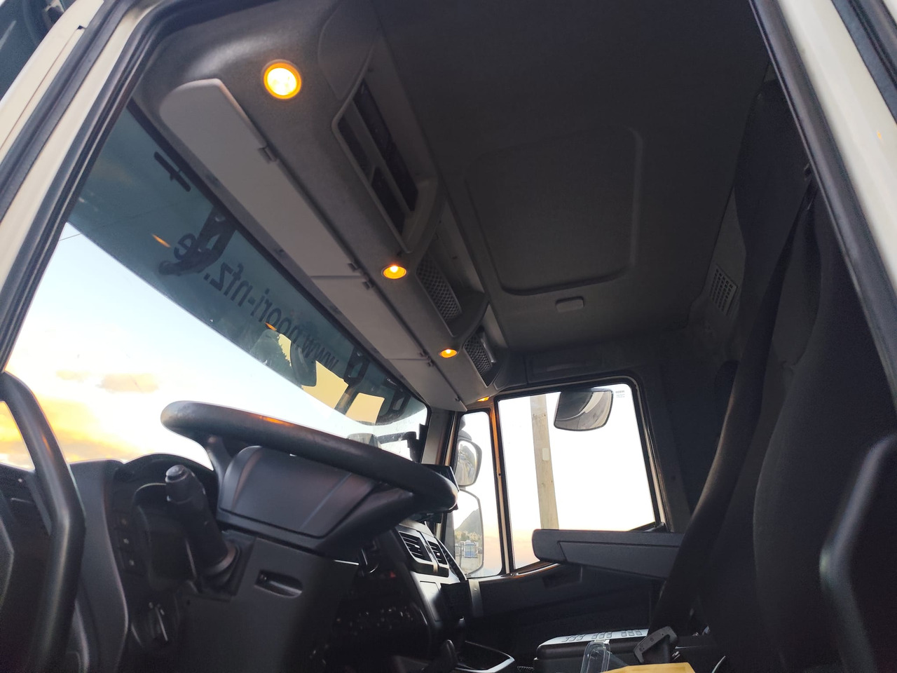 IVECO STRALIS AS 260S46 - Camião de caixa aberta/ Plataforma: foto 5 IVECO STRALIS AS 260S46 - Camião de caixa aberta/ Plataforma: foto 5