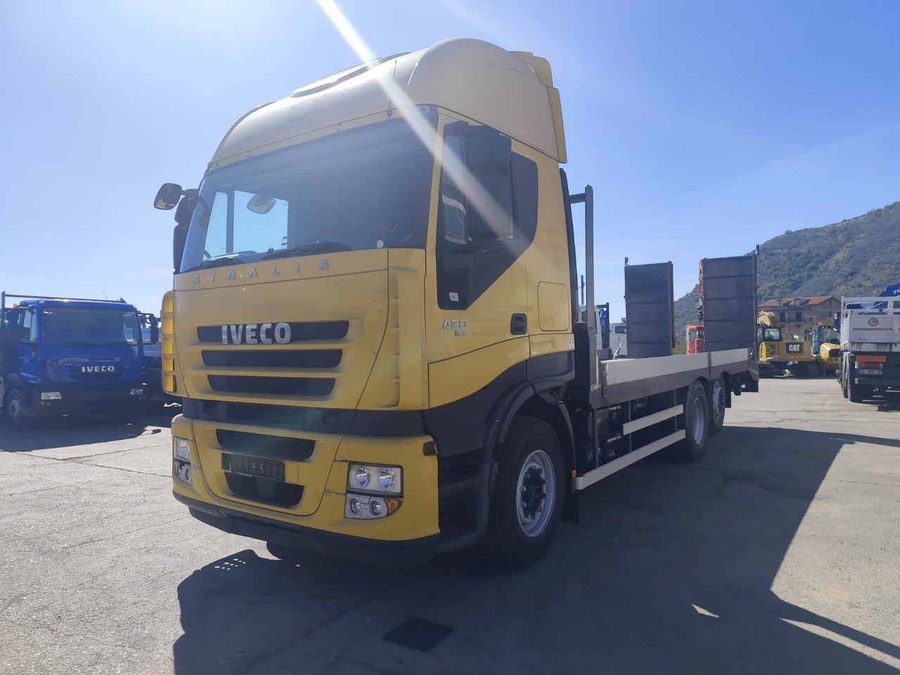 IVECO STRALIS CUBE AD260S42 - Camião de caixa aberta/ Plataforma: foto 1 IVECO STRALIS CUBE AD260S42 - Camião de caixa aberta/ Plataforma: foto 1