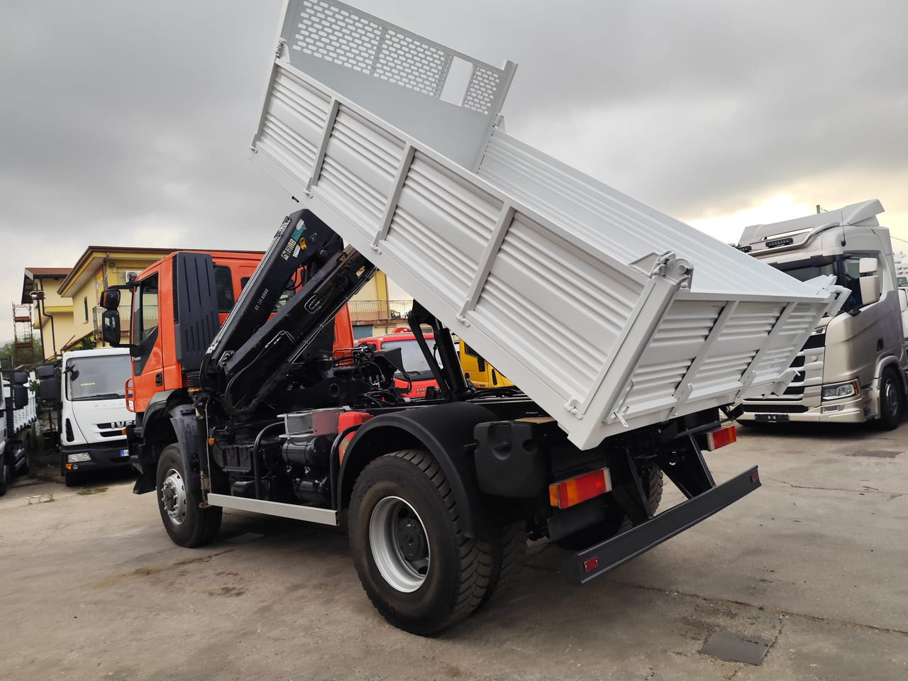 IVECO TRAKKER 190T36 - Camião grua: foto 5 IVECO TRAKKER 190T36 - Camião grua: foto 5