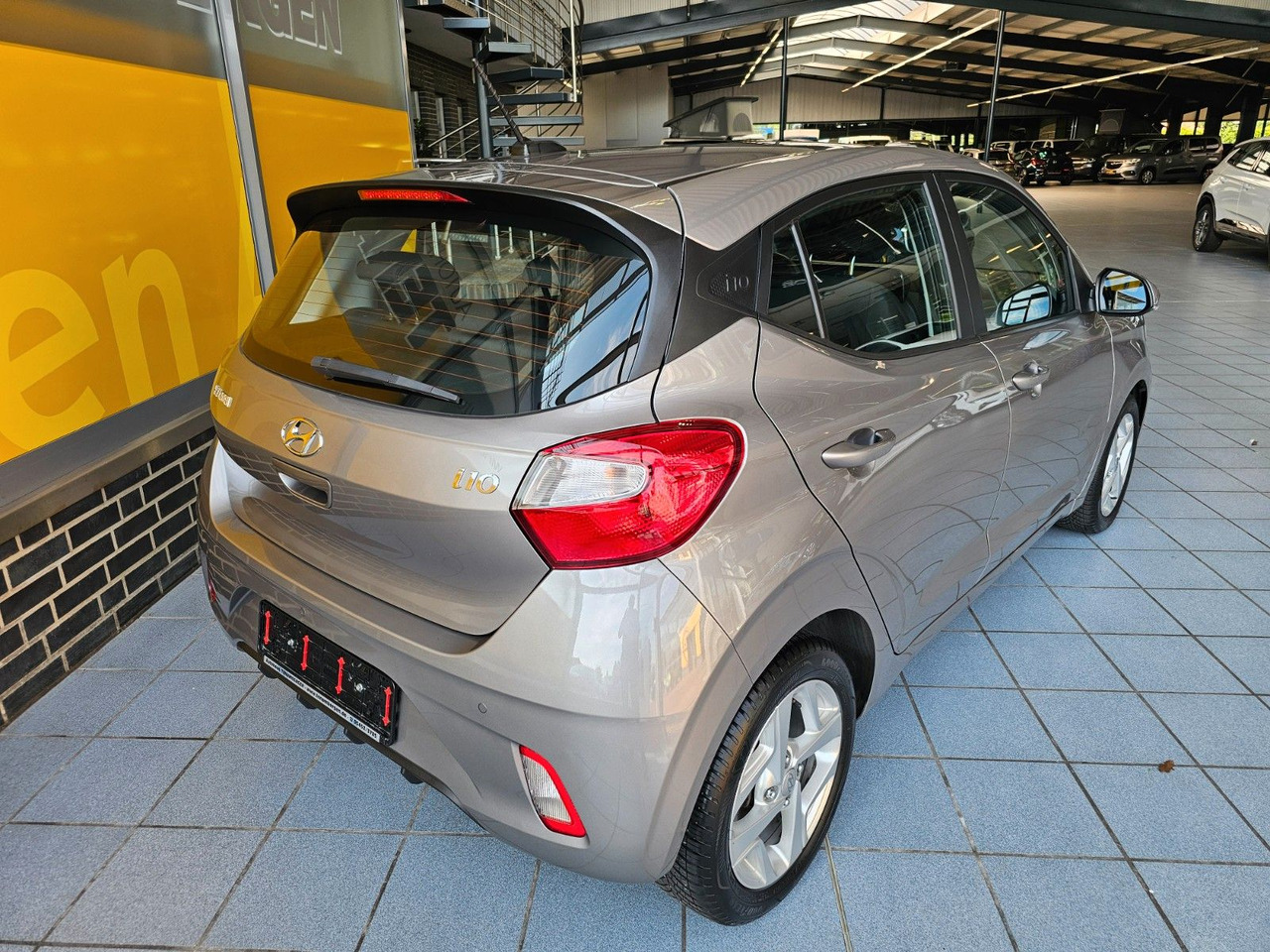 Hyundai i10 Trend AUTOMATIK SHZ PDC LenkrHzg DAB Spurhal - Automóvel: foto 3 Hyundai i10 Trend AUTOMATIK SHZ PDC LenkrHzg DAB Spurhal - Automóvel: foto 3