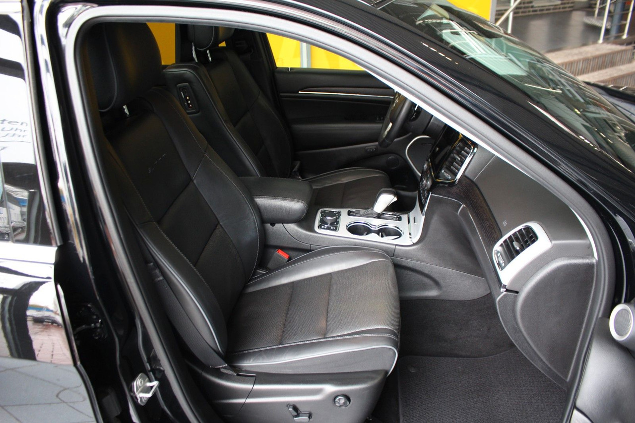 Jeep Grand Cherokee 3.0 CRD Summit H&K Pano DVD ACC - SUV: foto 5 Jeep Grand Cherokee 3.0 CRD Summit H&K Pano DVD ACC - SUV: foto 5