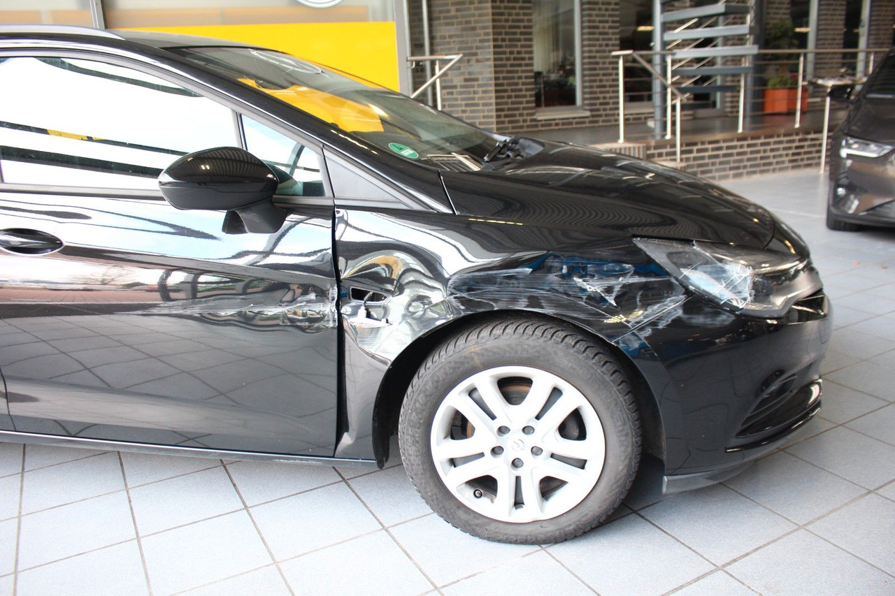 Opel Astra K Sports Tourer Edition AHK Navi - Carrinha: foto 2 Opel Astra K Sports Tourer Edition AHK Navi - Carrinha: foto 2
