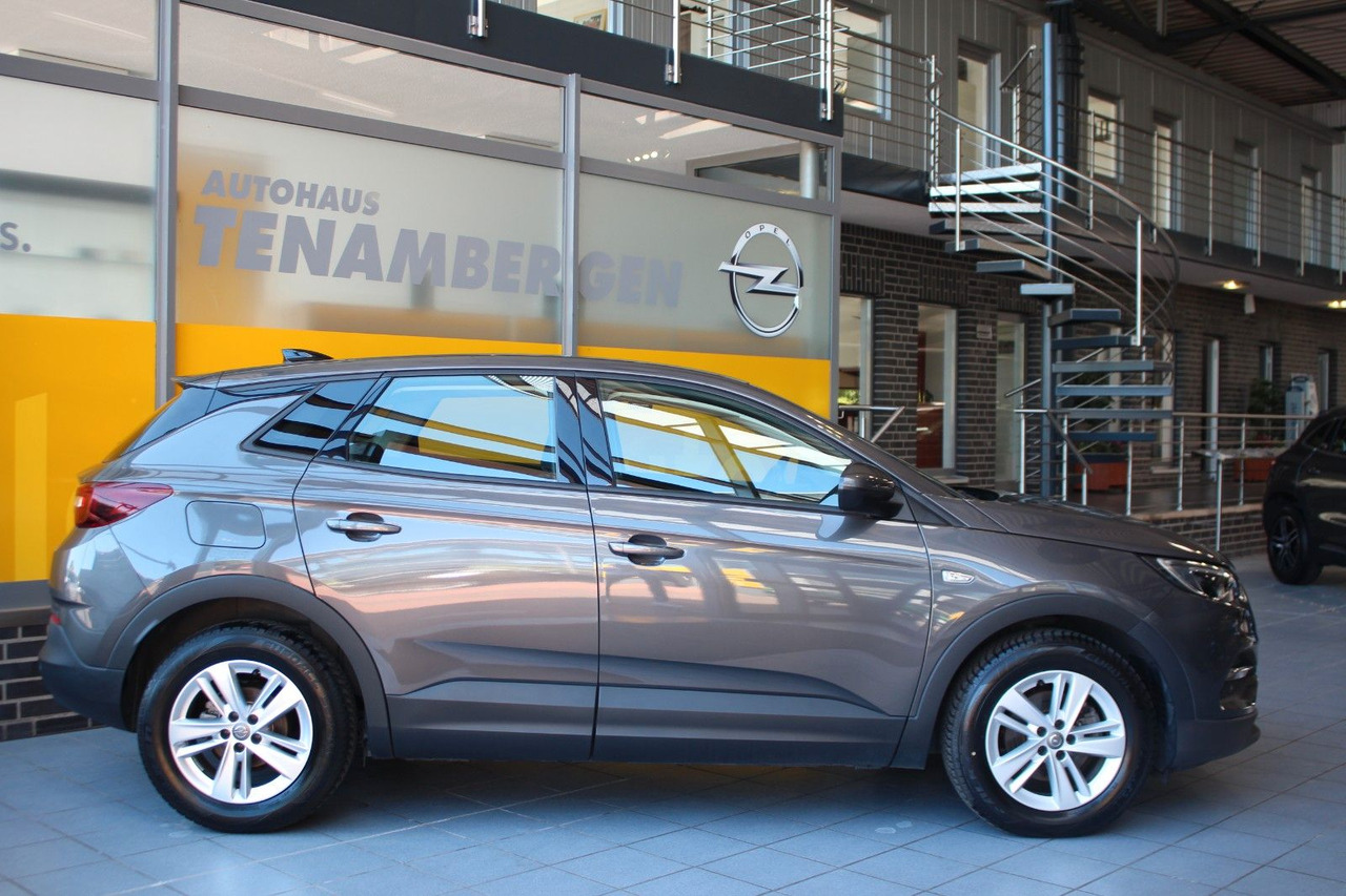 Opel Grandland Edition 1.2 Automatik Navi PDC v+h LED - SUV: foto 3 Opel Grandland Edition 1.2 Automatik Navi PDC v+h LED - SUV: foto 3