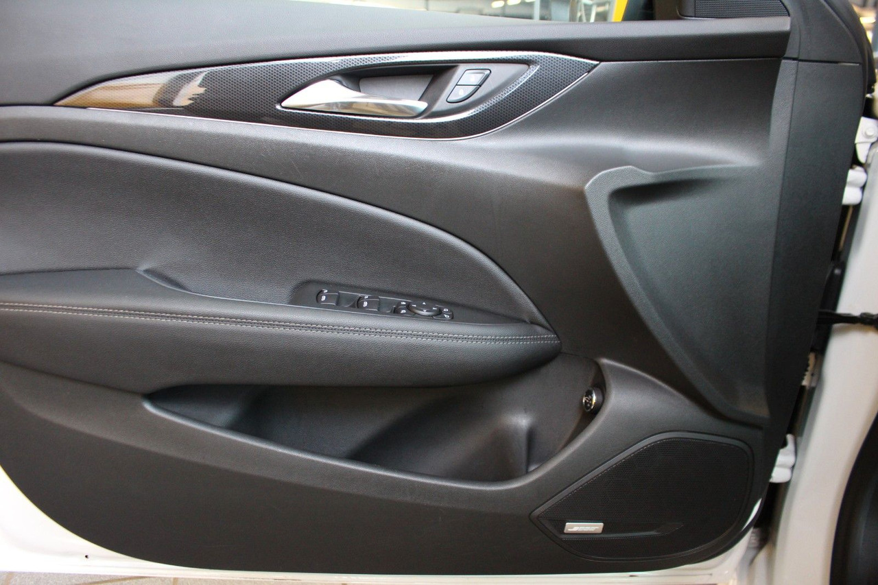 Automóvel Opel Insignia B Sports Tourer Ultimate 4x4 AHK ACC: foto 10