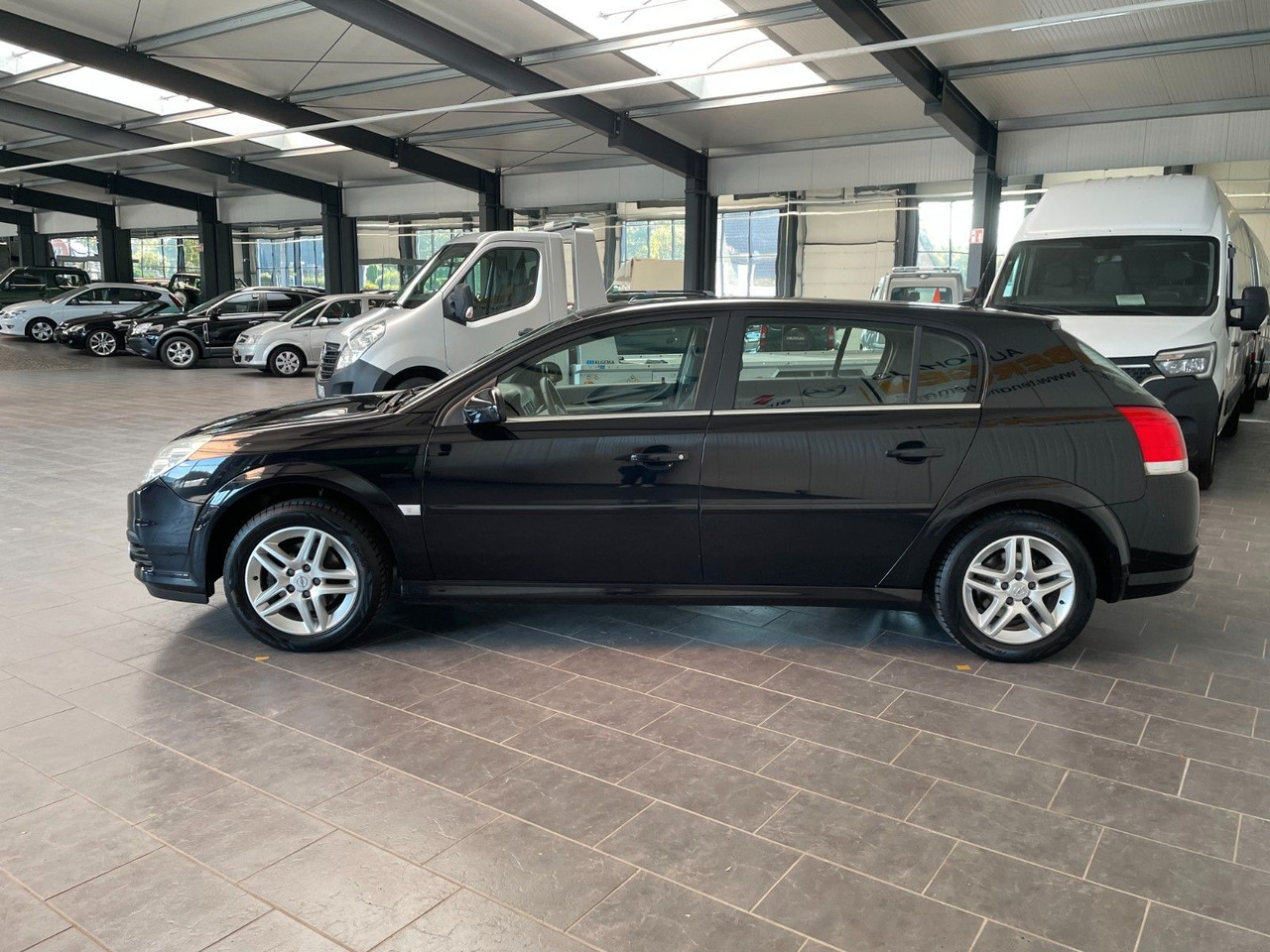 Opel Signum Edition Bluetooth Navi Automatik - Carrinha: foto 4 Opel Signum Edition Bluetooth Navi Automatik - Carrinha: foto 4