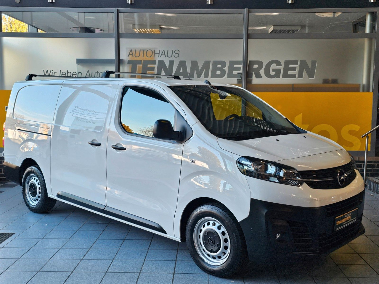 Opel Vivaro Kasten Edition L Sortimo 180°Kamera DAB - Furgão compacto: foto 1 Opel Vivaro Kasten Edition L Sortimo 180°Kamera DAB - Furgão compacto: foto 1