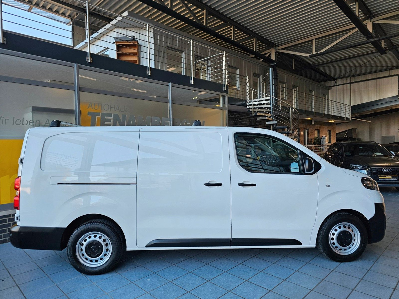 Opel Vivaro Kasten Edition L Sortimo 180°Kamera DAB - Furgão compacto: foto 3 Opel Vivaro Kasten Edition L Sortimo 180°Kamera DAB - Furgão compacto: foto 3