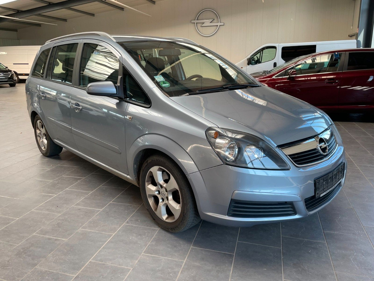 Opel Zafira B Edition - Furgão de passageiros: foto 1 Opel Zafira B Edition - Furgão de passageiros: foto 1