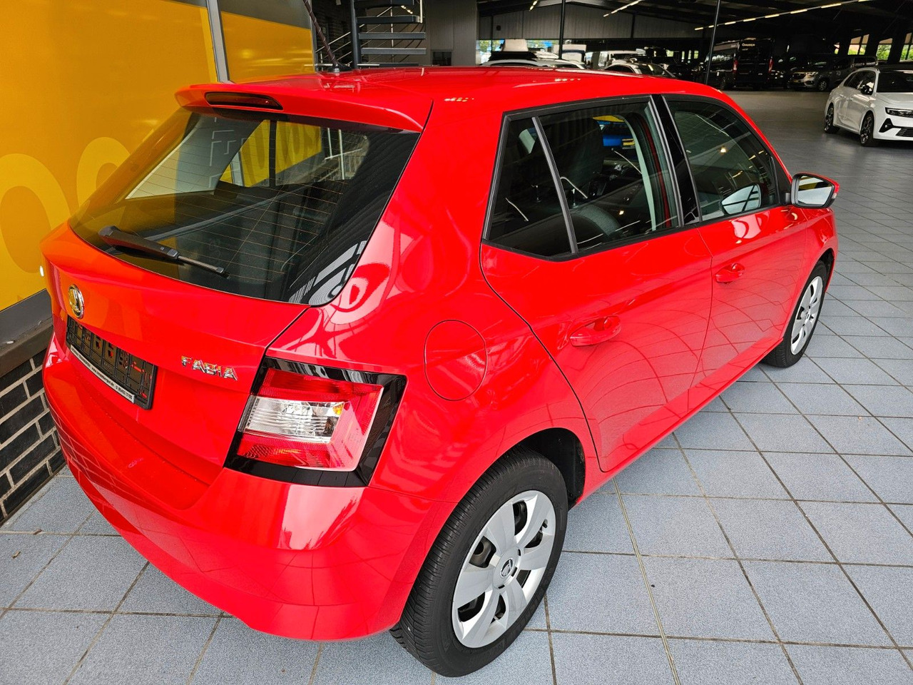 Skoda Fabia Cool Edition SHZ USB - Automóvel: foto 3 Skoda Fabia Cool Edition SHZ USB - Automóvel: foto 3
