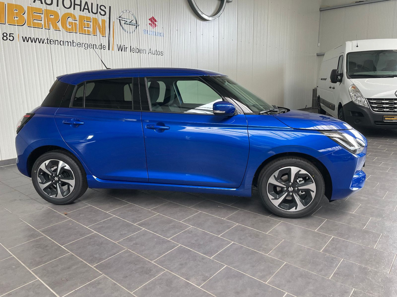 Suzuki Swift 1.2 DUALJET HYBRID Comfort+ - Automóvel: foto 2 Suzuki Swift 1.2 DUALJET HYBRID Comfort+ - Automóvel: foto 2