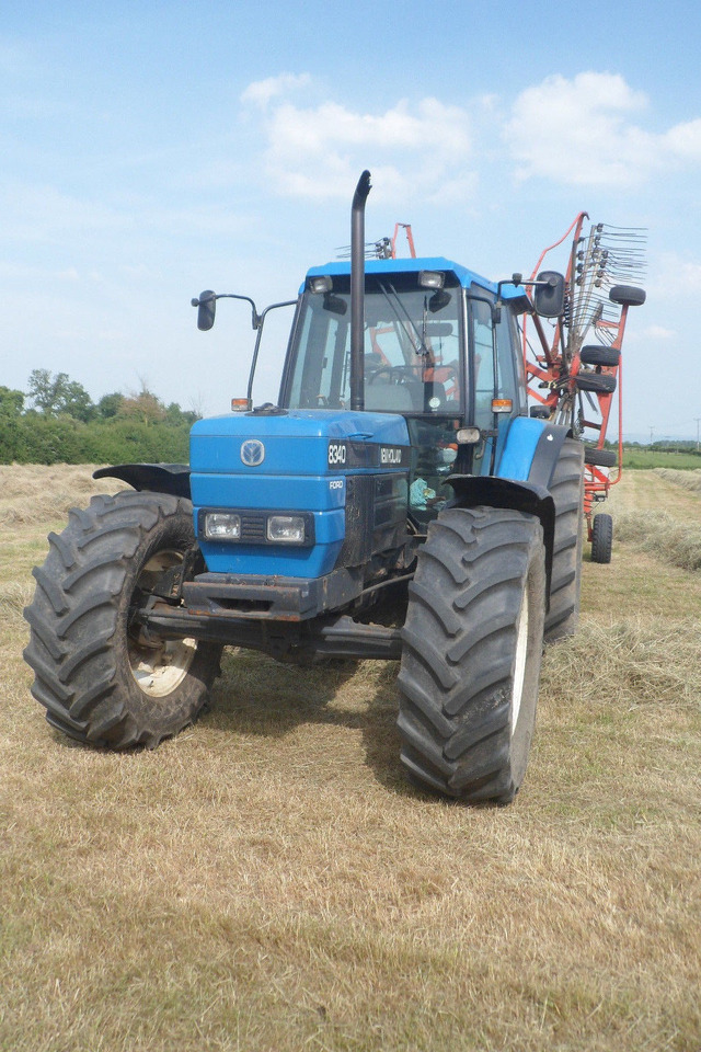 NEW HOLLAND 8340 - Trator: foto 1 NEW HOLLAND 8340 - Trator: foto 1