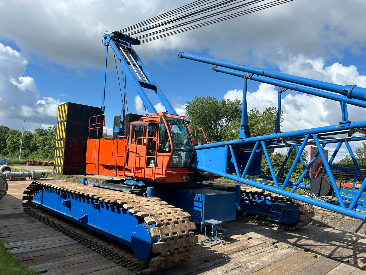 KOBELCO 7250 - Guindaste sobre esteiras: foto 4 KOBELCO 7250 - Guindaste sobre esteiras: foto 4