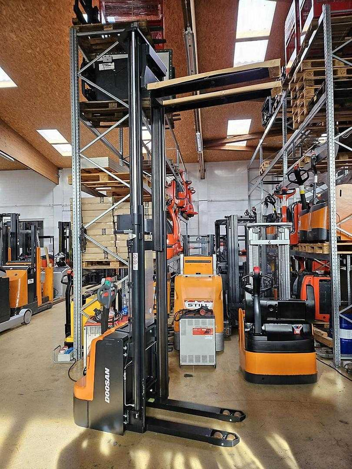 Doosan BSL16N - Stacker: foto 3 Doosan BSL16N - Stacker: foto 3
