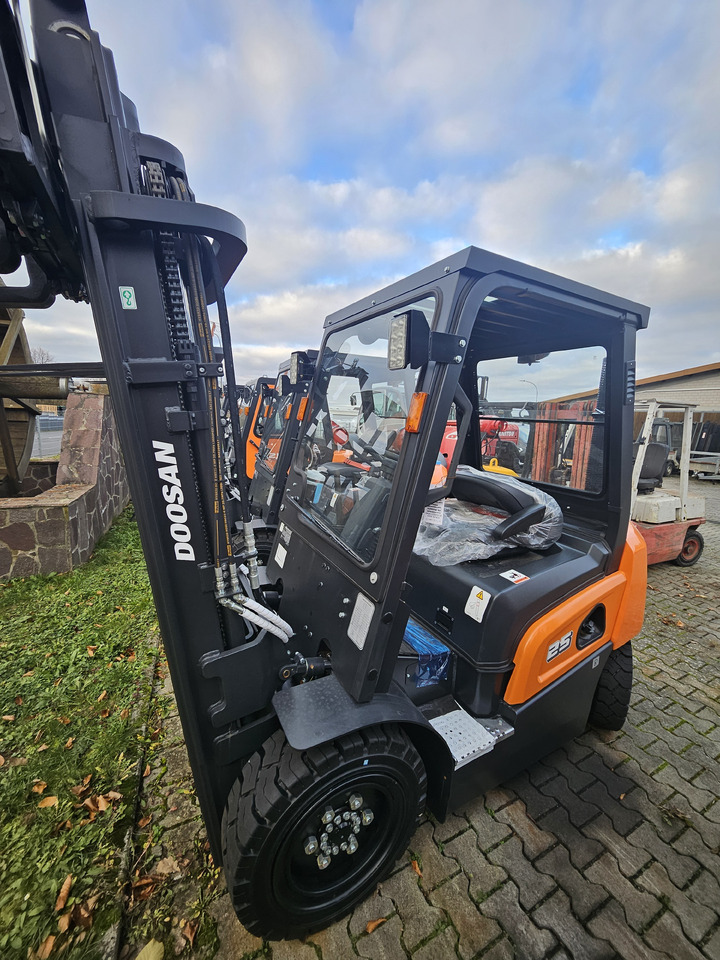 Doosan D30NXS - Empilhadeira a diesel: foto 4 Doosan D30NXS - Empilhadeira a diesel: foto 4