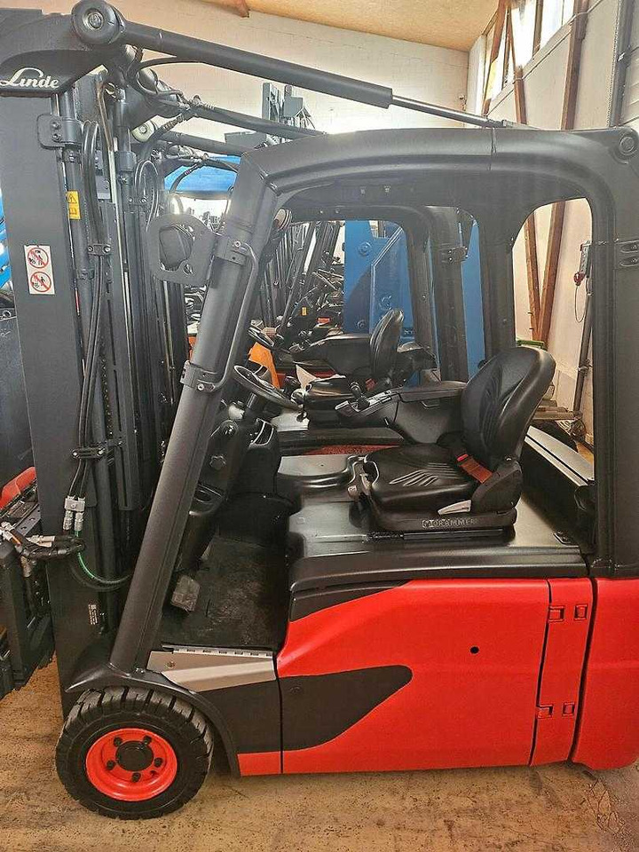 Linde E16L-02 - Empilhadeira elétrica: foto 4 Linde E16L-02 - Empilhadeira elétrica: foto 4