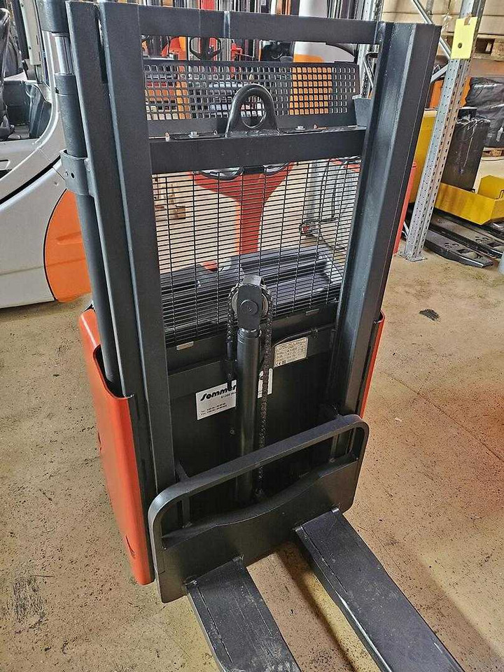 Stacker Linde L12: foto 10