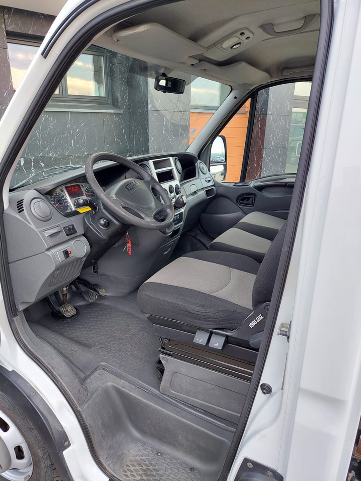 Iveco 35C11 - Caminhão com plataforma aérea: foto 5 Iveco 35C11 - Caminhão com plataforma aérea: foto 5