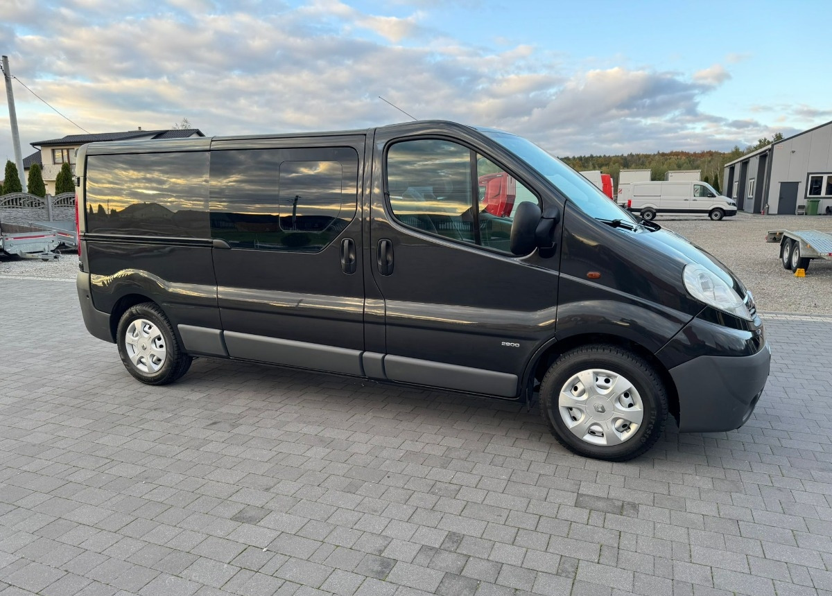 Opel Vivaro Doka Long 2.5 150 ps. L2 H1 - Carrinha cabine dupla: foto 5 Opel Vivaro Doka Long 2.5 150 ps. L2 H1 - Carrinha cabine dupla: foto 5