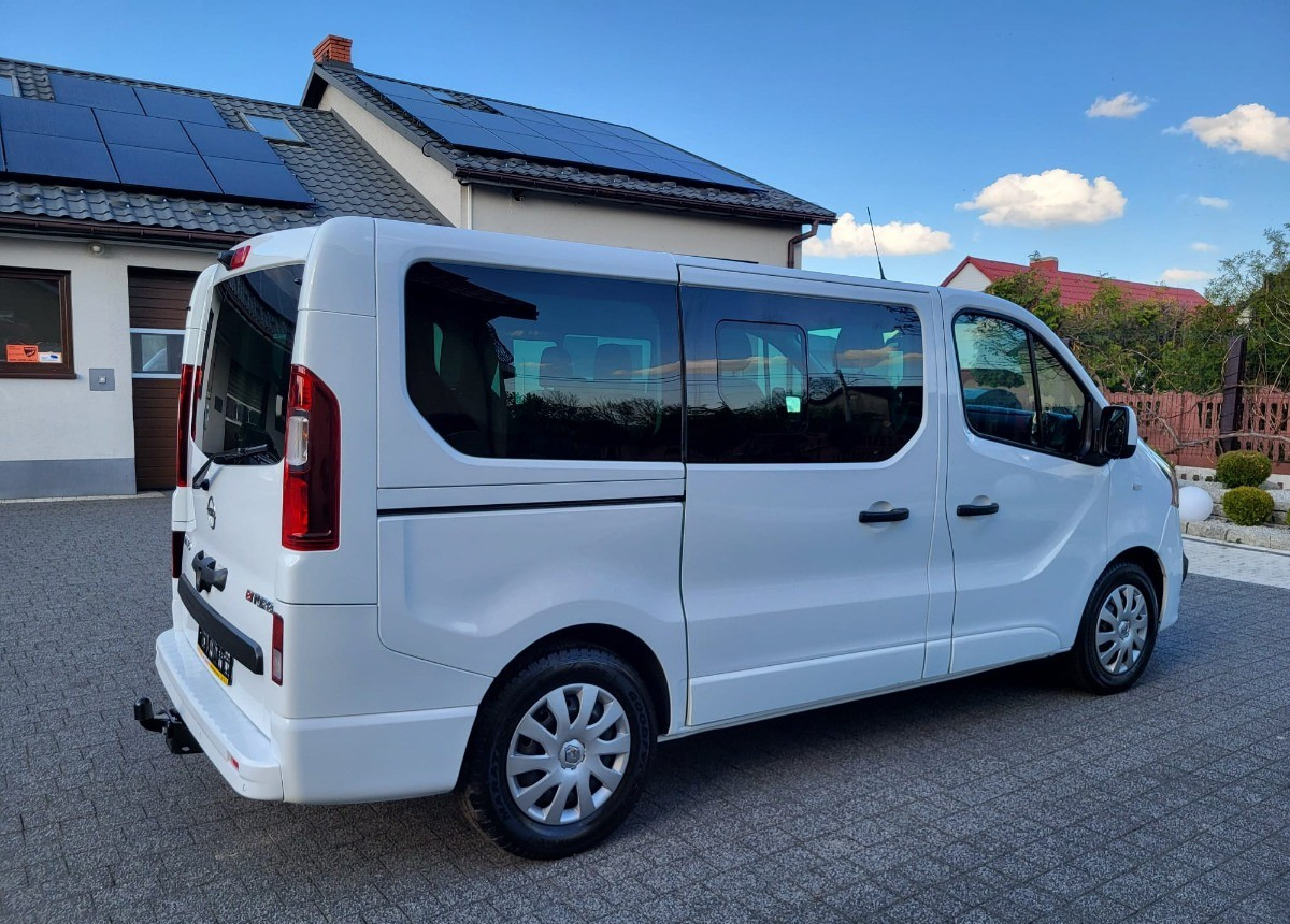 Opel Vivaro bogato doposażone serwisowane Zarejstrowane - Furgão de passageiros: foto 3 Opel Vivaro bogato doposażone serwisowane Zarejstrowane - Furgão de passageiros: foto 3