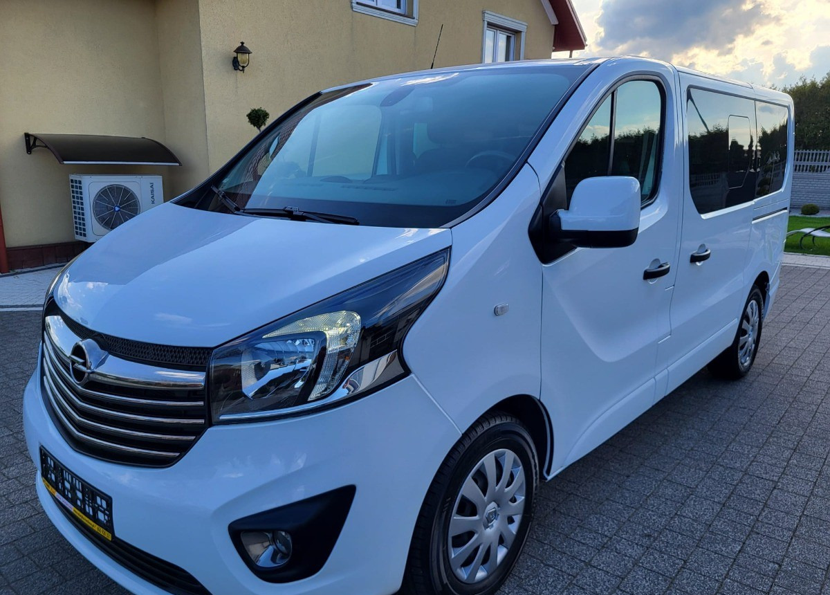 Opel Vivaro bogato doposażone serwisowane Zarejstrowane - Furgão de passageiros: foto 1 Opel Vivaro bogato doposażone serwisowane Zarejstrowane - Furgão de passageiros: foto 1
