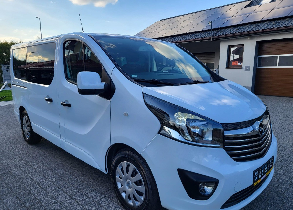 Opel Vivaro bogato doposażone serwisowane Zarejstrowane - Furgão de passageiros: foto 5 Opel Vivaro bogato doposażone serwisowane Zarejstrowane - Furgão de passageiros: foto 5