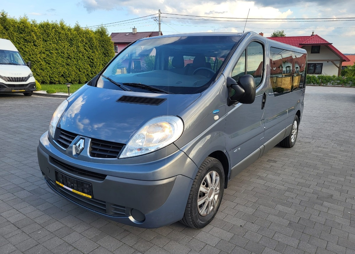 Renault Trafic 9 -osobowy Salon Polska I właściciel Bezwypadkowy Lakier - Minibus, Furgão de passageiros: foto 5 Renault Trafic 9 -osobowy Salon Polska I właściciel Bezwypadkowy Lakier - Minibus, Furgão de passageiros: foto 5