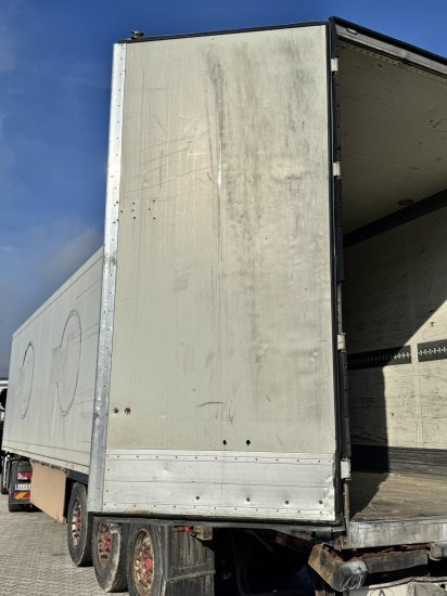 Semi-reboque furgão Schmitz SKO24: foto 13 Semi-reboque furgão Schmitz SKO24: foto 13