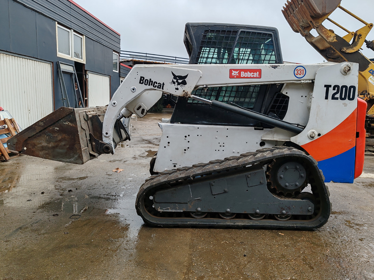 BOBCAT T200 - Mini pá carregadora de rastos: foto 4 BOBCAT T200 - Mini pá carregadora de rastos: foto 4
