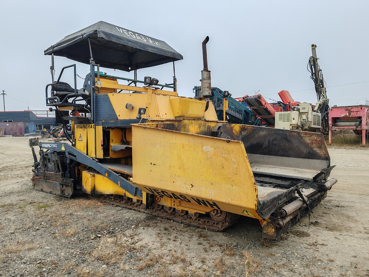 Dynapac F14C - Distribuidor de asfalto: foto 1 Dynapac F14C - Distribuidor de asfalto: foto 1