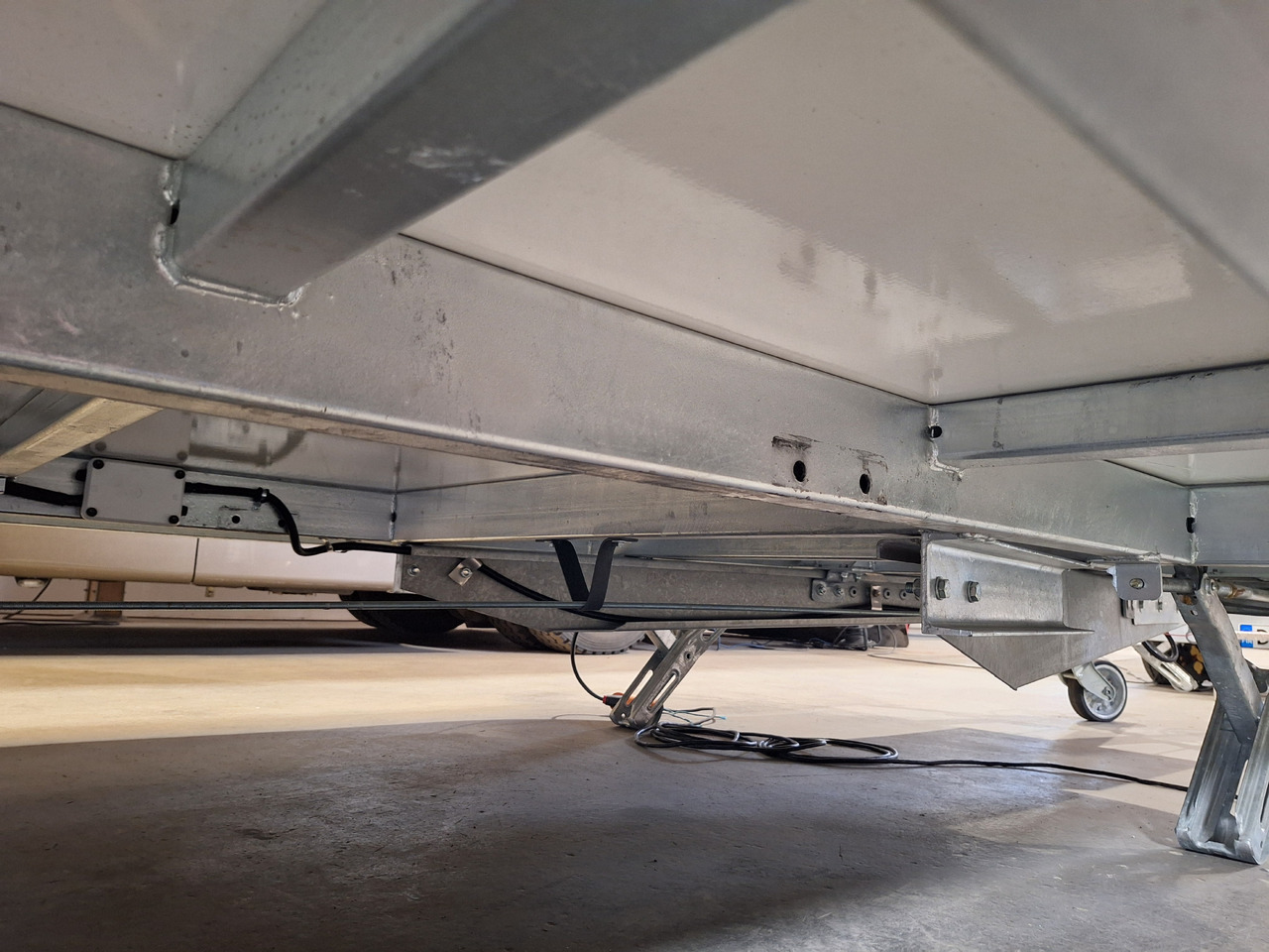 Deli Star Trailer 6000 Flower & General Sales - EU Standards - Roulote bar: foto 4 Deli Star Trailer 6000 Flower & General Sales - EU Standards - Roulote bar: foto 4