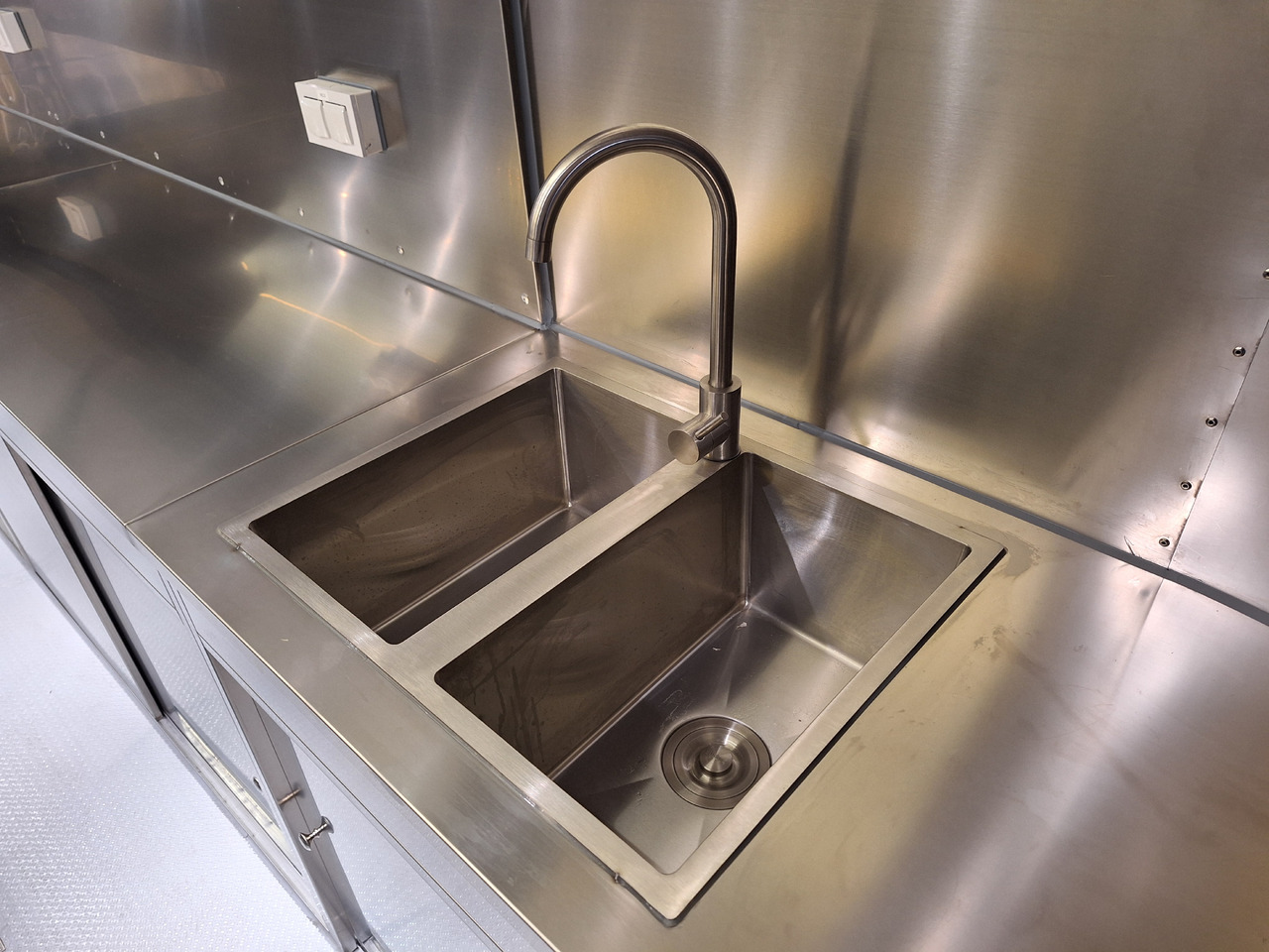 Roulote bar novo Deli Star Trailer American 6000 - EU Standards: foto 10
