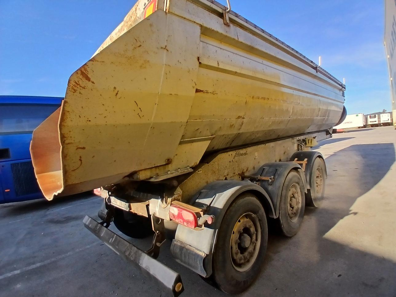 MENCI - Semi-reboque basculante: foto 4 MENCI - Semi-reboque basculante: foto 4