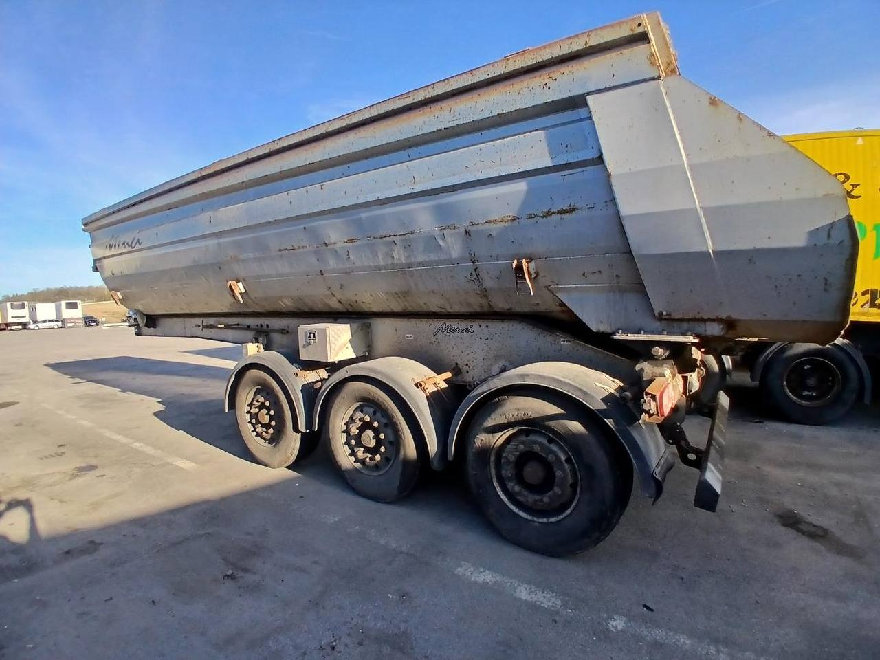 MENCI - Semi-reboque basculante: foto 3 MENCI - Semi-reboque basculante: foto 3