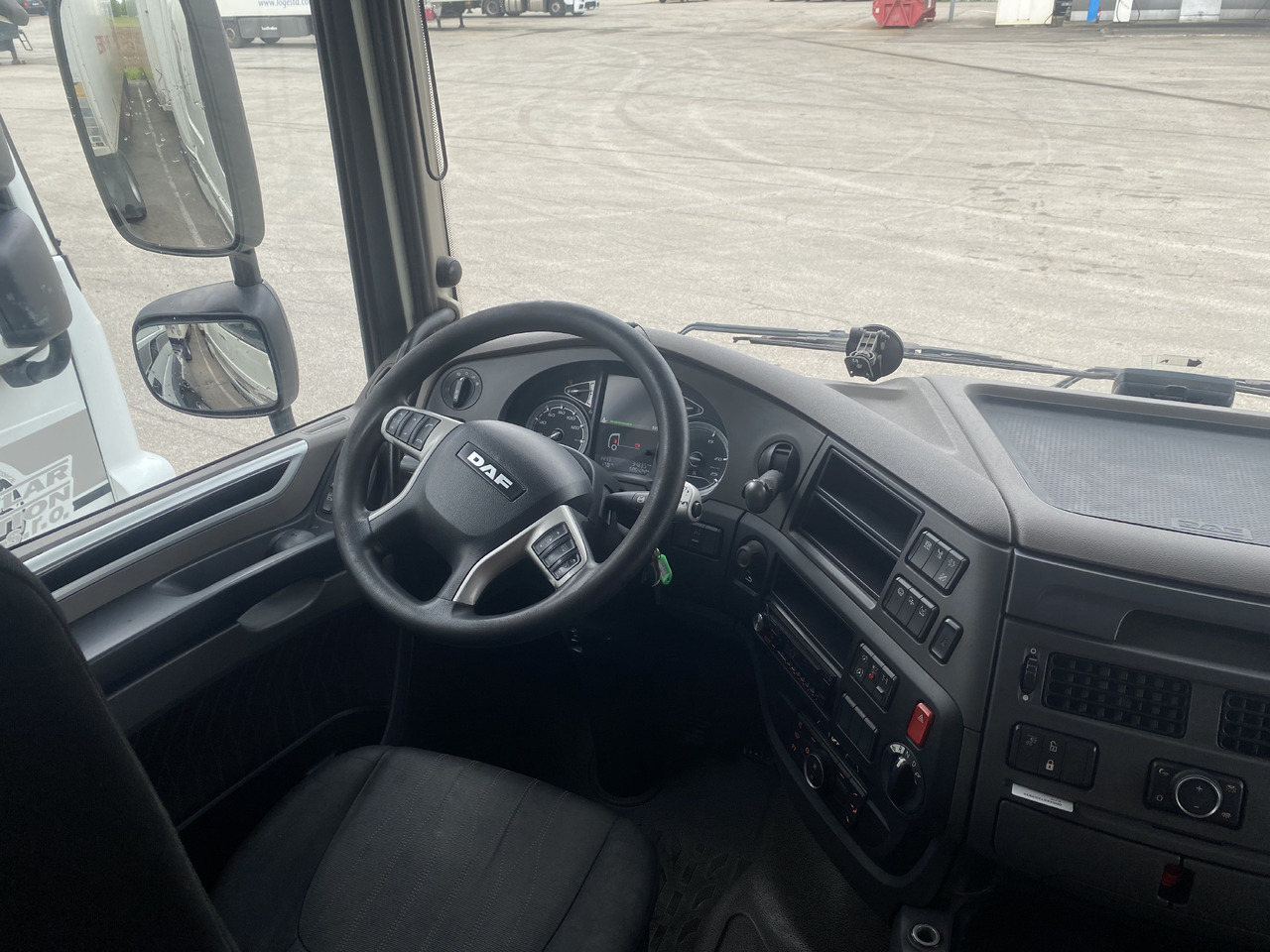 Fotografia de interior 1: Tractor DAF XF 480 FT