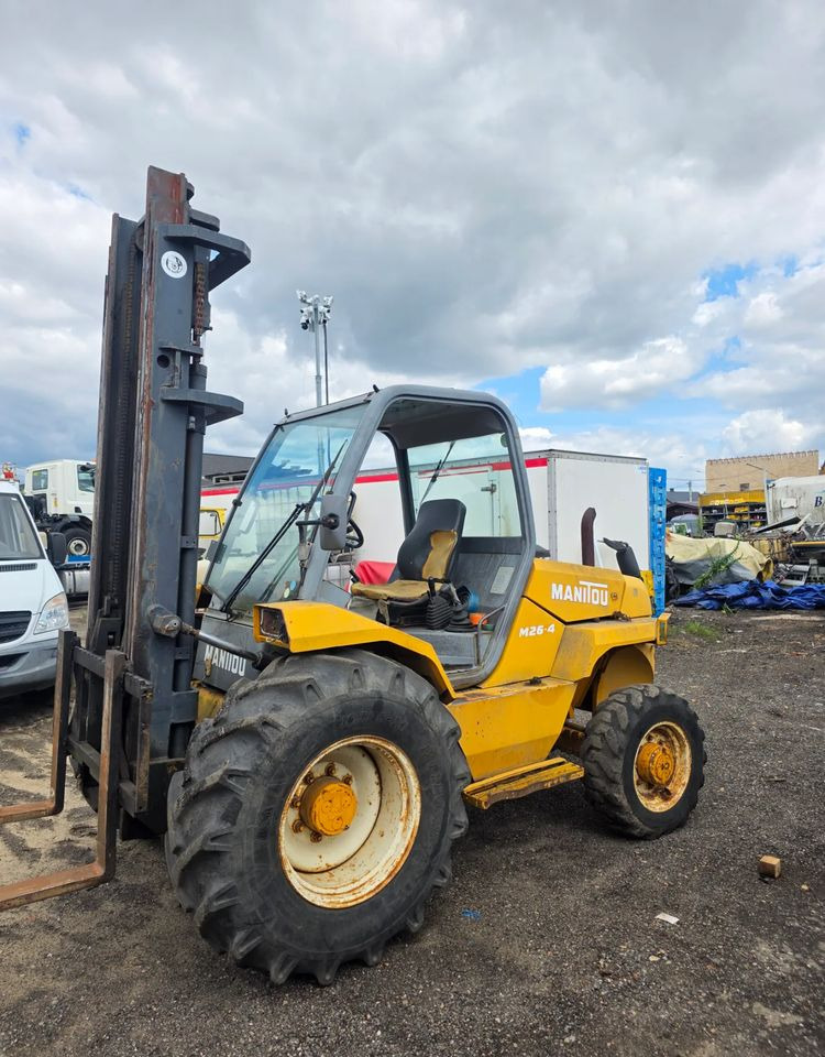 Manitou M26.4 Terenowy 4x4 5,5m - Empilhador todo-o-terreno: foto 3 Manitou M26.4 Terenowy 4x4 5,5m - Empilhador todo-o-terreno: foto 3