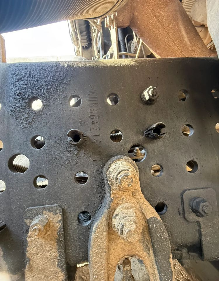 Mercedes-Benz Arocs 2640 - Máquina de outro: foto 5 Mercedes-Benz Arocs 2640 - Máquina de outro: foto 5