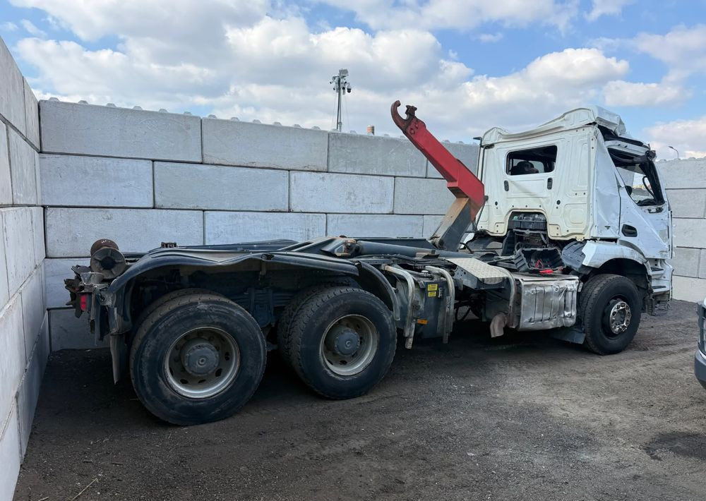 Mercedes-Benz Arocs 2640 - Camião polibenne: foto 3 Mercedes-Benz Arocs 2640 - Camião polibenne: foto 3