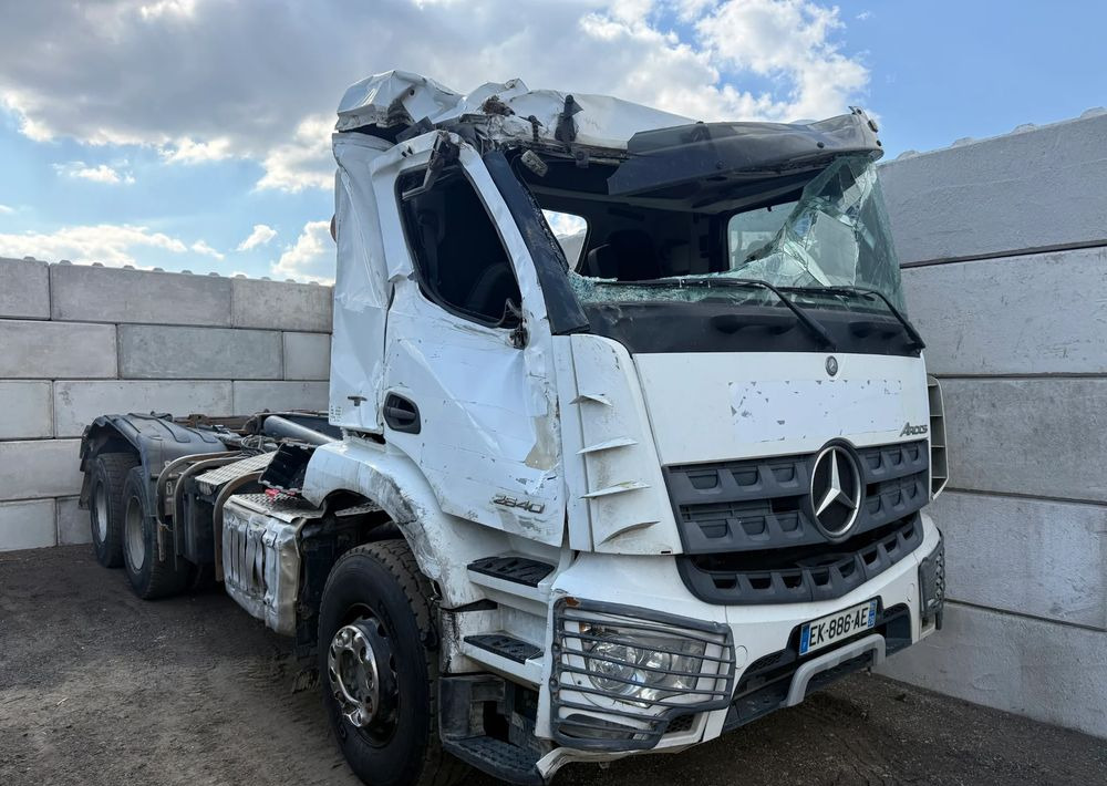 Mercedes-Benz Arocs 2640 - Camião polibenne: foto 2 Mercedes-Benz Arocs 2640 - Camião polibenne: foto 2
