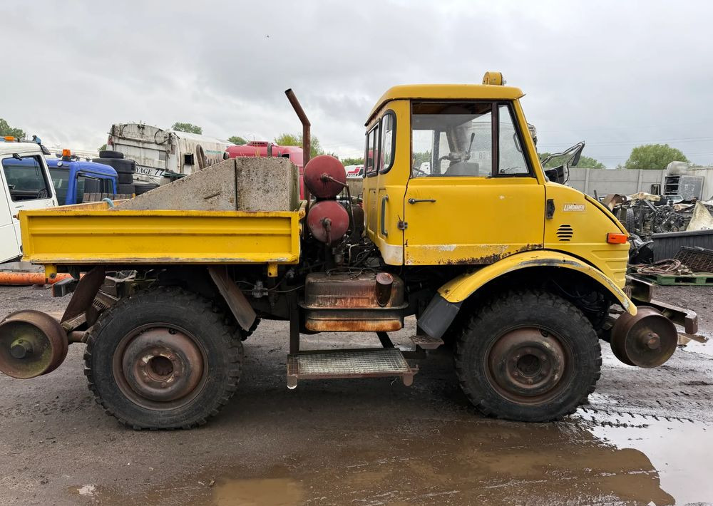 Mercedes-Benz UNIMOG 406B - Camião de caixa aberta/ Plataforma: foto 5 Mercedes-Benz UNIMOG 406B - Camião de caixa aberta/ Plataforma: foto 5