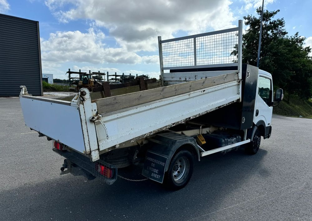 Nissan NT400 - Camião basculante: foto 4 Nissan NT400 - Camião basculante: foto 4