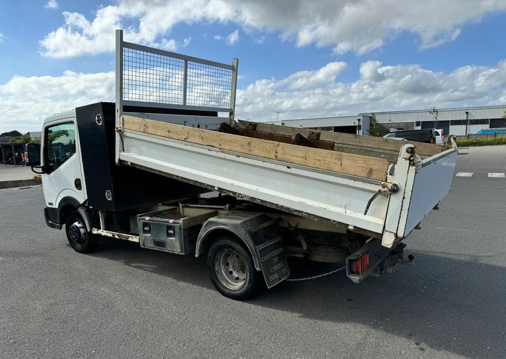 Nissan NT400 - Camião basculante: foto 3 Nissan NT400 - Camião basculante: foto 3