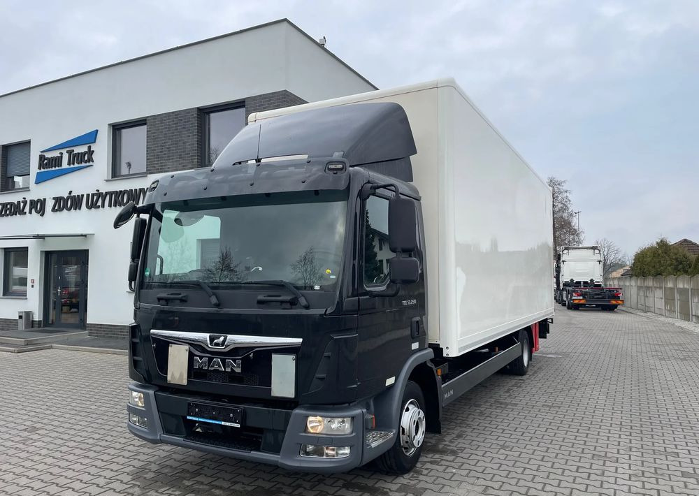 MAN TGL 12.250, KONTENER 7,3m ( 18 europalet ) - Camião furgão: foto 2 MAN TGL 12.250, KONTENER 7,3m ( 18 europalet ) - Camião furgão: foto 2