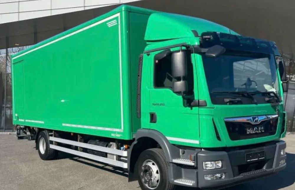 MAN TGM 15.250 - Camião furgão: foto 1 MAN TGM 15.250 - Camião furgão: foto 1