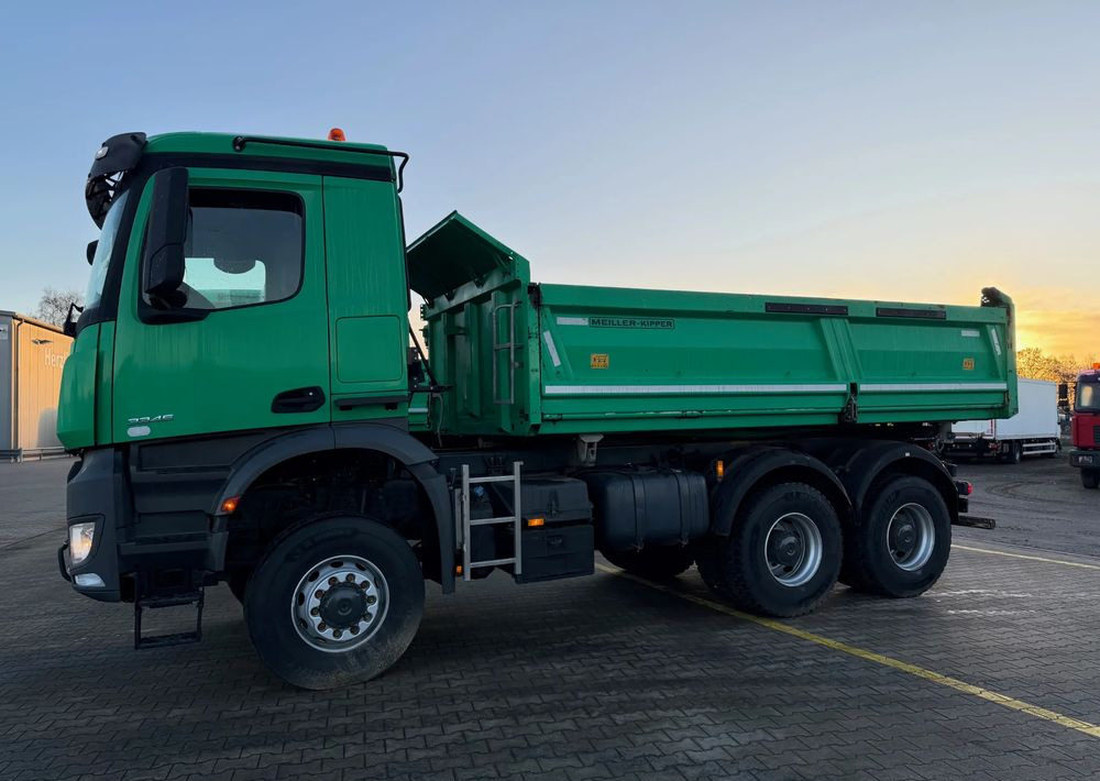 Mercedes-Benz AROCS 3345/6x6/ Wywrotka Miller Bordmatic - Camião basculante: foto 2 Mercedes-Benz AROCS 3345/6x6/ Wywrotka Miller Bordmatic - Camião basculante: foto 2