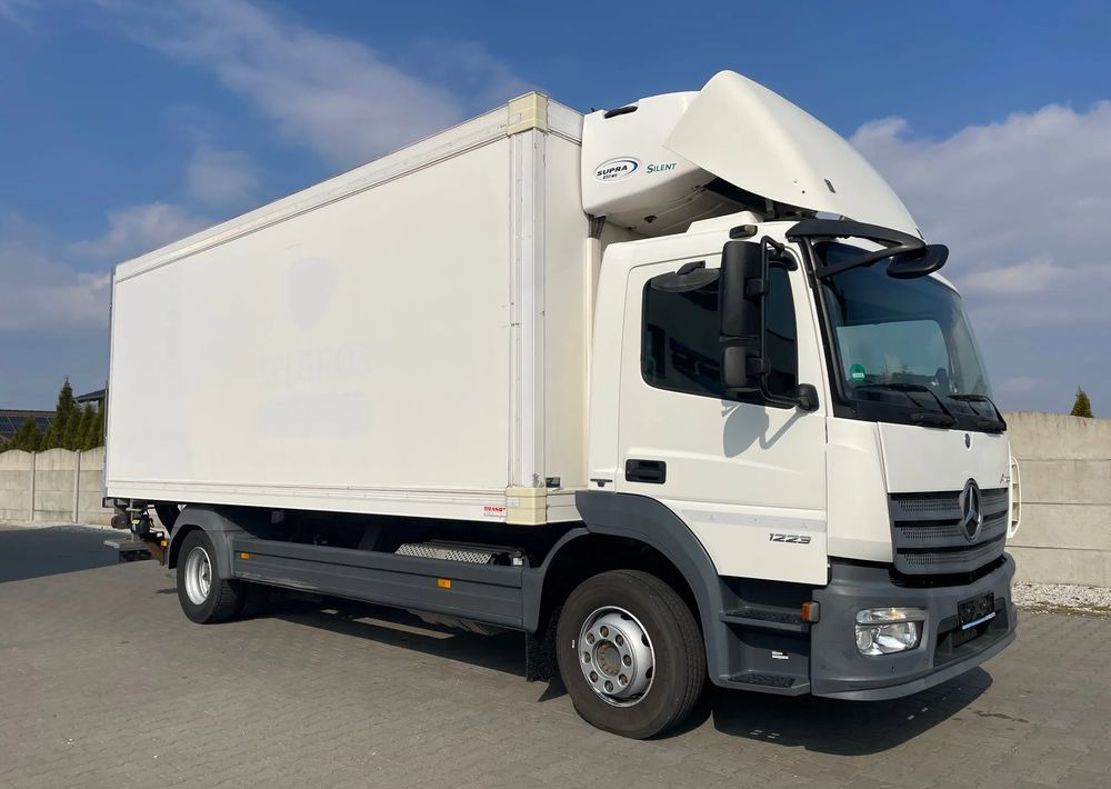 Mercedes-Benz ATEGO 1223/ CHŁODNIA/ 15 PALET - Camião frigorífico: foto 4 Mercedes-Benz ATEGO 1223/ CHŁODNIA/ 15 PALET - Camião frigorífico: foto 4