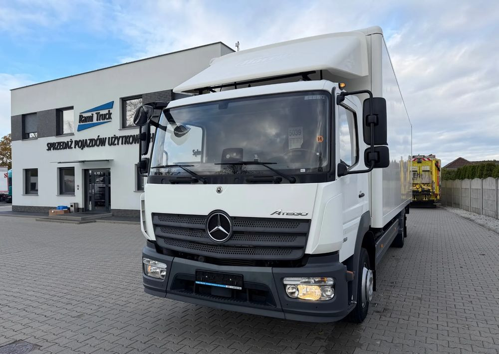 Mercedes-Benz ATEGO 1318 IZOTERMA 20 PALET! - Camião furgão: foto 1 Mercedes-Benz ATEGO 1318 IZOTERMA 20 PALET! - Camião furgão: foto 1