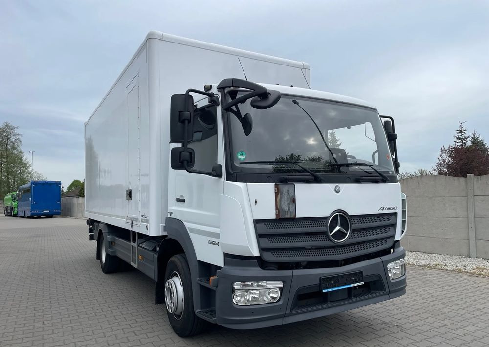 Mercedes-Benz ATEGO 1324, 15 EUROPALET, ŁADOWNOŚĆ 7,5 T - Camião furgão: foto 3 Mercedes-Benz ATEGO 1324, 15 EUROPALET, ŁADOWNOŚĆ 7,5 T - Camião furgão: foto 3