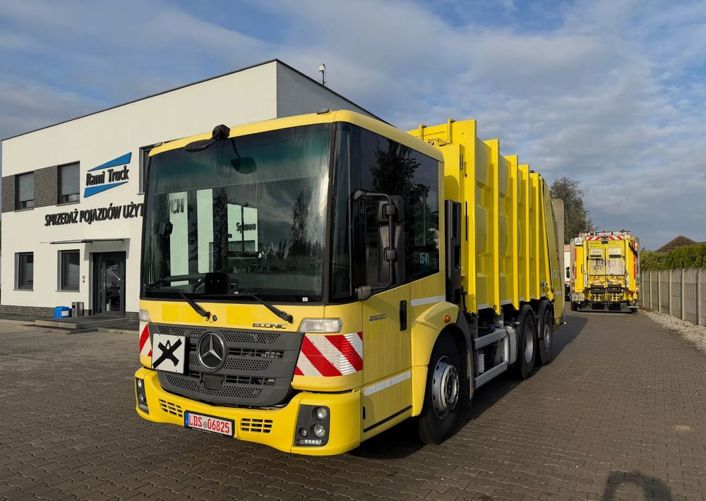 Mercedes-Benz ECONIC 2630, EURO6/ ŚMECIARKA/ ZOELLER/ DELTA - Caminhão de lixo: foto 1 Mercedes-Benz ECONIC 2630, EURO6/ ŚMECIARKA/ ZOELLER/ DELTA - Caminhão de lixo: foto 1
